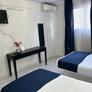 Habitación con 2 Camas Individuales